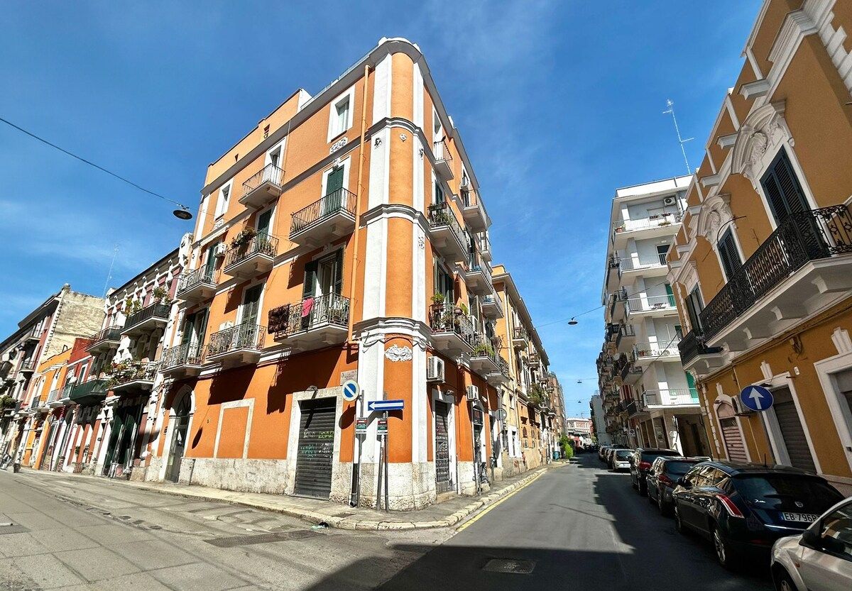 The Liberty-style building on Via Principessa Iolanda